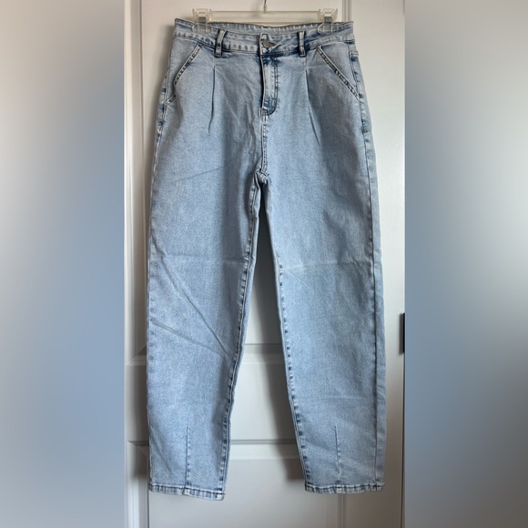 Women's Light Blue Boyfriend Jeans - Picture 14 of 15